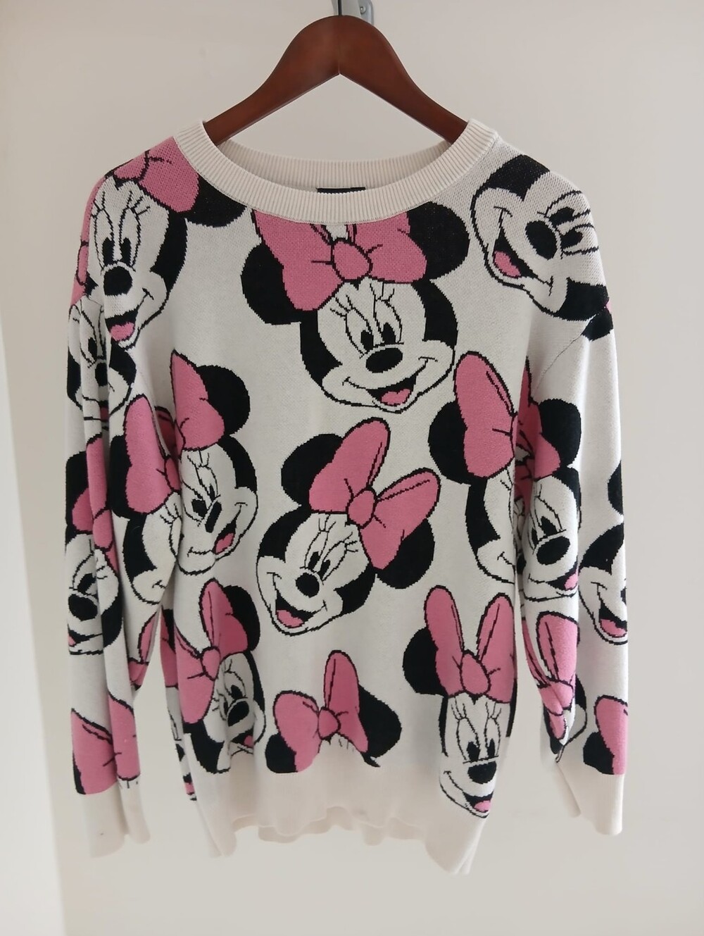Minnie Mouse Sweater Size M